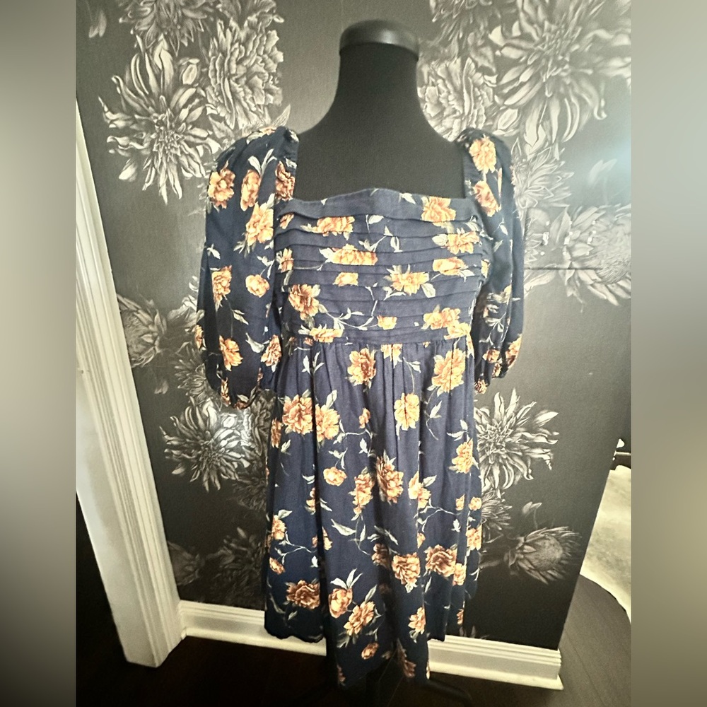 A&F Emerson Dress - Picture 4 of 9